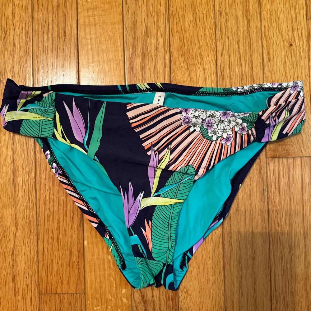 🌊TRINA TURK BIKINI!🌊 - Picture 2 of 8